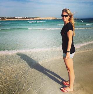 Anouk Hoogendijk feet photo 5