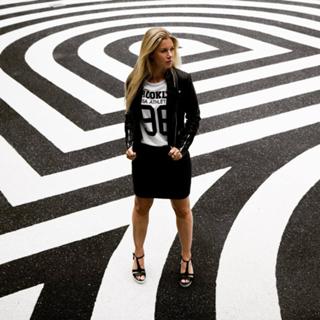 Anouk Hoogendijk feet photo 19