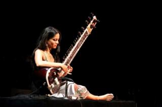Anoushka Shankar feet photo 10