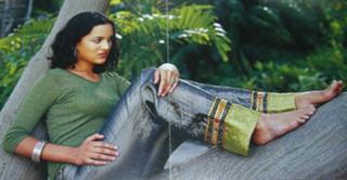 Anoushka Shankar feet photo 4