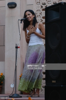 Anoushka Shankar feet photo 4