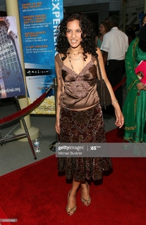 Anoushka Shankar feet photo 3