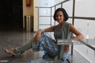 Anoushka Shankar feet photo 2