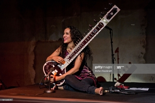 Anoushka Shankar feet photo 16