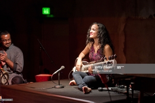 Anoushka Shankar feet photo 14