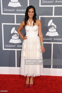 Anoushka Shankar feet photo 9