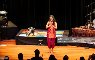 Anoushka Shankar feet photo 8