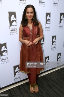 Anoushka Shankar feet photo 6