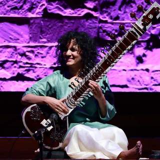 Anoushka Shankar feet photo 2