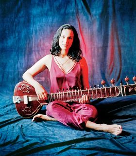Anoushka Shankar feet photo 14
