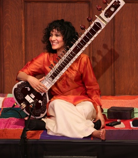 Anoushka Shankar feet photo 10