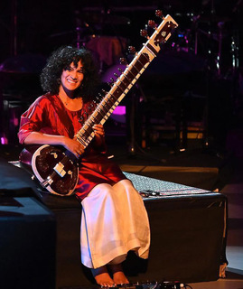 Anoushka Shankar feet photo 7