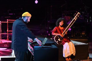 Anoushka Shankar feet photo 5