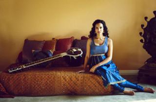 Anoushka Shankar feet photo 18