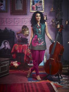 Anoushka Shankar feet photo 14