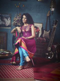 Anoushka Shankar feet photo 13