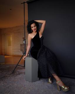 Anoushka Shankar feet photo 18