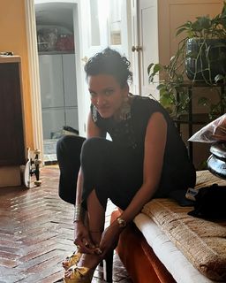Anoushka Shankar feet photo 9
