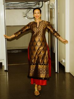 Anoushka Shankar feet photo 8