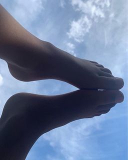 Anoushka Shankar feet photo 5