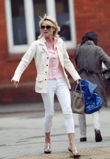 Anthea Turner feet photo thumbnail