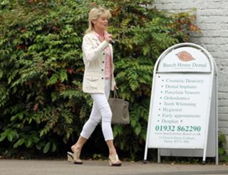 Anthea Turner feet photo thumbnail