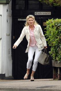 Anthea Turner feet photo thumbnail