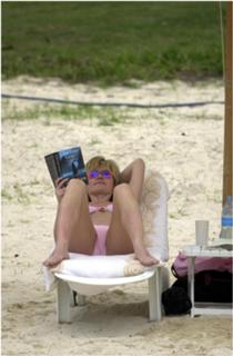 Anthea Turner feet photo thumbnail