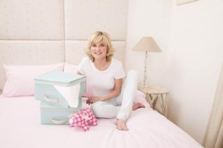 Anthea Turner feet photo thumbnail