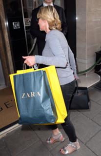 Anthea Turner feet photo thumbnail