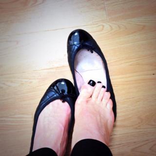 Anthea Turner feet photo thumbnail