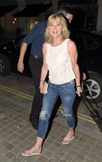 Anthea Turner feet photo thumbnail