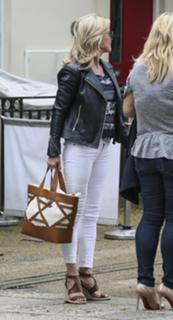 Anthea Turner feet photo thumbnail