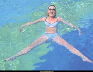 Anthea Turner feet photo thumbnail