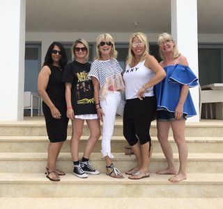 Anthea Turner feet photo thumbnail