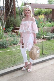 Anthea Turner feet photo thumbnail