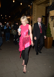 Anthea Turner feet photo thumbnail