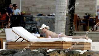 Anthea Turner feet photo thumbnail