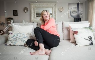 Anthea Turner feet photo thumbnail