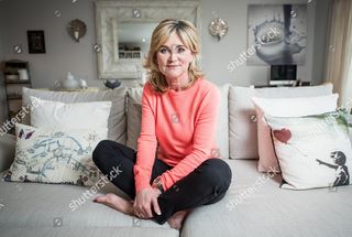Anthea Turner feet photo thumbnail