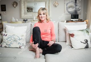 Anthea Turner feet photo thumbnail