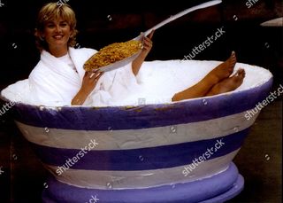 Anthea Turner feet photo thumbnail