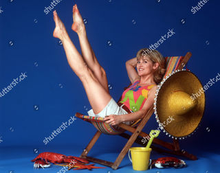 Anthea Turner feet photo thumbnail