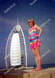 Anthea Turner feet photo thumbnail