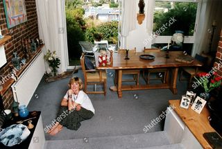 Anthea Turner feet photo thumbnail