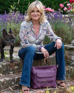 Anthea Turner feet photo thumbnail