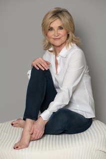 Anthea Turner feet photo thumbnail