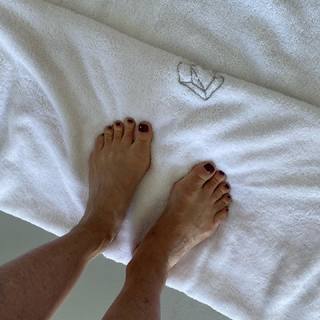 Anthea Turner feet photo thumbnail