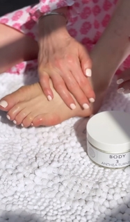 Anthea Turner feet photo thumbnail