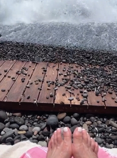 Anthea Turner feet photo thumbnail